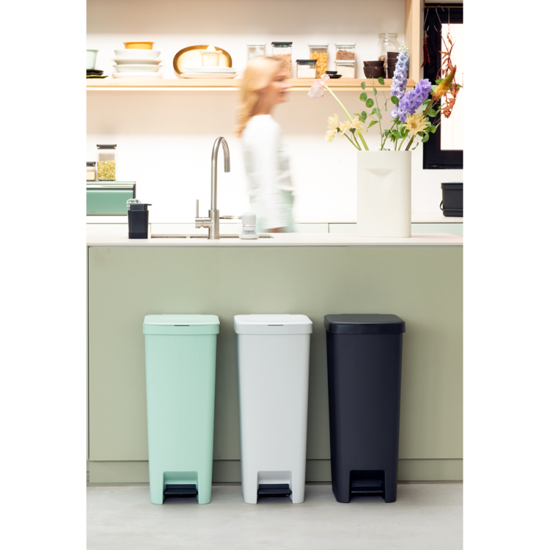GARBAGE BIN BRABANTIA 40L STEP UP GRAY